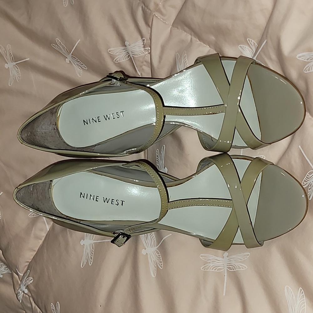 Light gray patent leather sandals